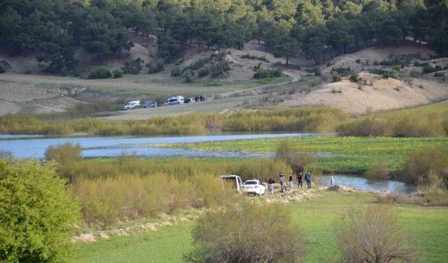 Öldürülüp yakılan Kübra Yapıcı'nın cesedinin bir bölümü Korkuteli Barajı'nda aranıyor