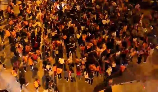 Osmaniye'de şampiyonluk kutlamalarına atlı taraftar damga vurdu