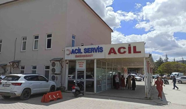 Polis memuru eşini ayaklarından vurdu