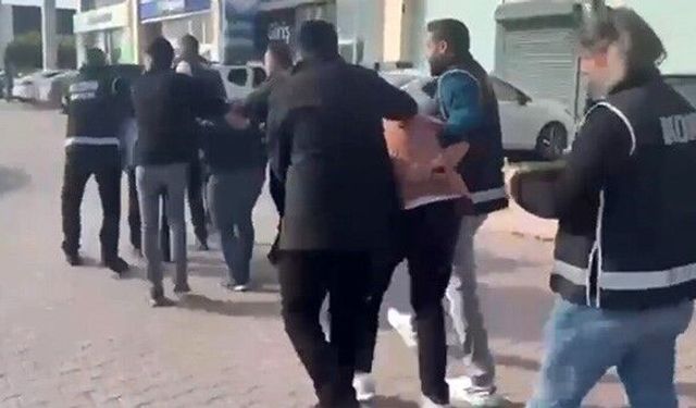 Ruhsatı bulunmayan işletmenin sahibinden 2 milyon TL alan şüphelilere yönelik operasyonun görüntüleri ortaya çıktı