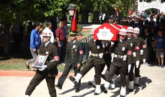 Şehit annesi: 'Benim oğlum burada yatarken Anneler Günü gelmiş neyimize bizim'