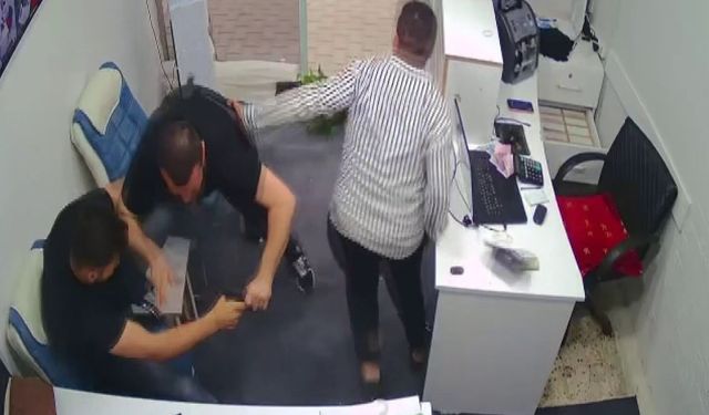 Silahla döviz bürosunu basan husumetlisine karşı boğuşarak hayatta kalmayı başardı