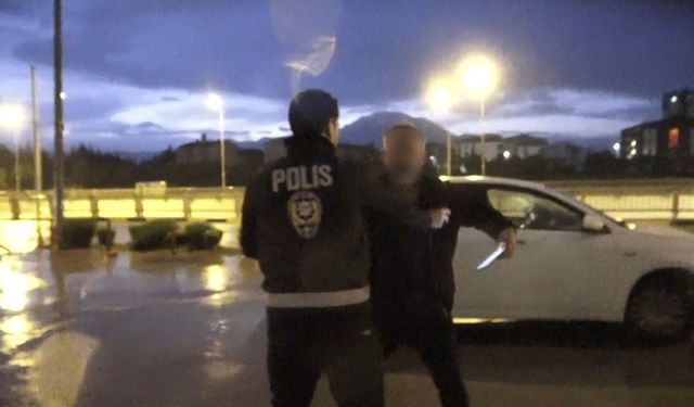 Sürücü alkollü çıktı, yolcu gazetecilere saldırdı