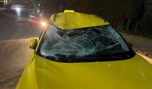 Taksi ile çarpışan bisikletli genç hayatını kaybetti