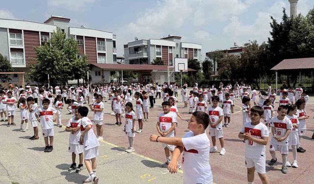 Yüzlerce öğrencinin '10 numara' davetine Arda Güler'den cevap geldi