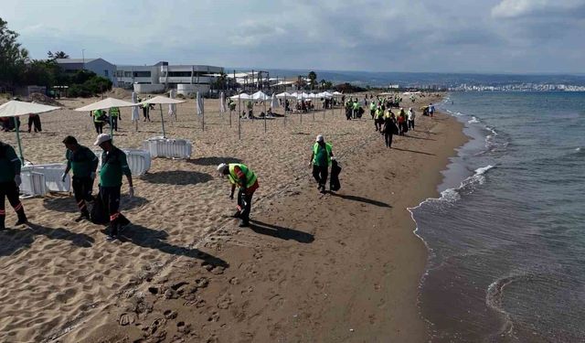 Mersin'de sahiller çevre haftasında temizlendi
