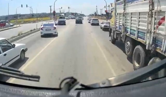 Osmaniye'de itfaiye aracına fermuar sistemiyle geçiş koridoru oluşturdular
