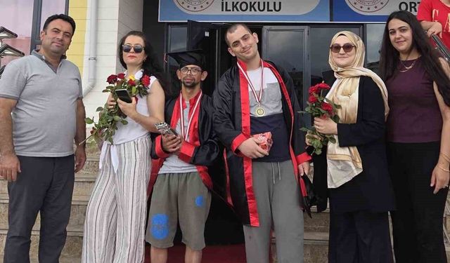 Osmaniye'de özel öğrencilerin mezuniyet sevinci