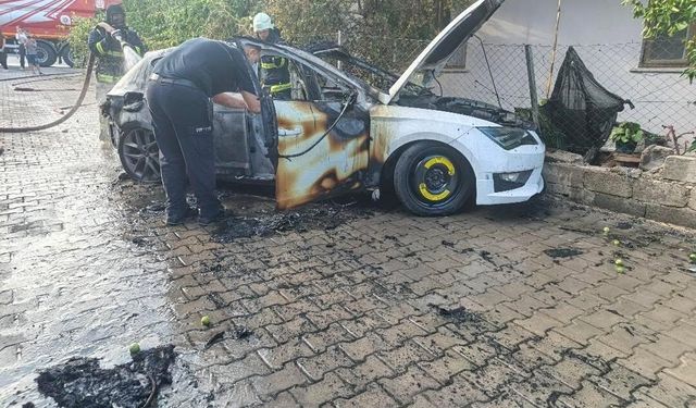Seyir halindeyken alev topuna döndü, sürücü son anda kendini dışarı atarak kurtuldu