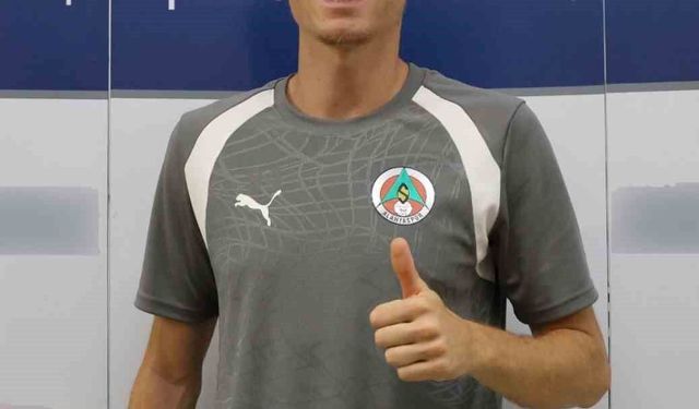 Alanyaspor'da teknik heyet ve futbolcular, sağlık kontrolünden geçti