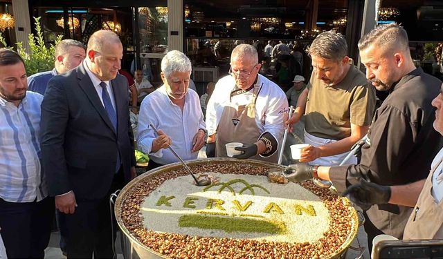 Alpedo Kervan'dan aşure ikramı