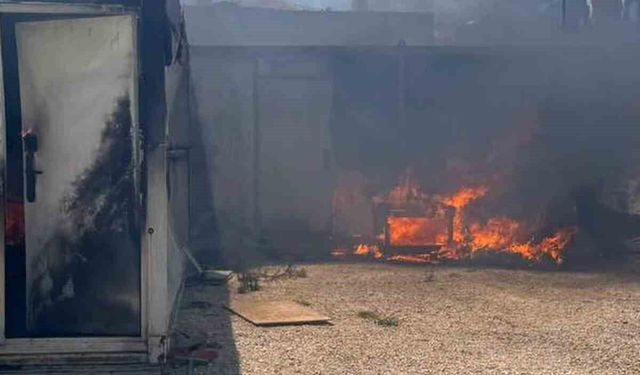 Antakya'da konteyner yangını