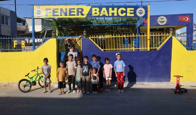 Depremde evi yıkıldı, yeni evini satın aldıktan sonra ilk işi Fenerbahçe aşkını yaşatmak oldu