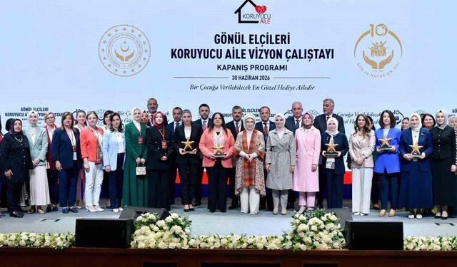 Kahramanmaraş'a koruyucu aile hizmetlerinde 'Kalabalık Aile Özel Ödülü'