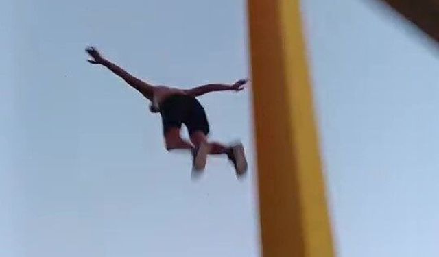Manavgat'ta 20 metre yükseklikteki köprüden çocukların tehlikeli atlayışı