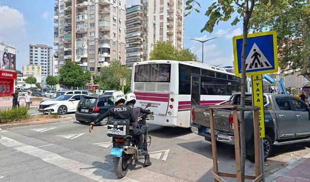 Yolcu minibüsünün yaya geçidinde çarptığı genç kız öldü