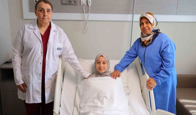 35 santimetrelik kist, genç hastanın doğurganlığı korunarak çıkarıldı
