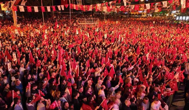 Antalya'da 30 Ağustos'ta Derya Uluğ konser verecek