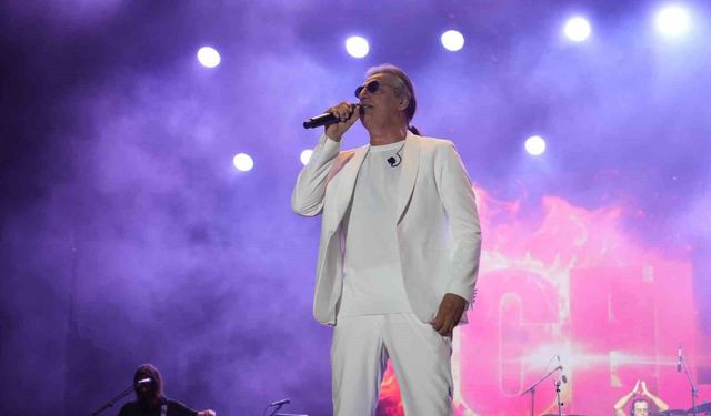 Çelik, Kahramanmaraş'ta sahne aldı