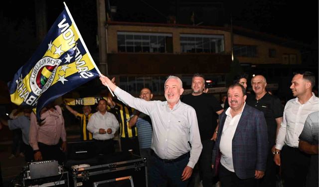Isparta'da Fenerbahçe'nin Şampiyonlar Ligi sevinci meydana sığmadı