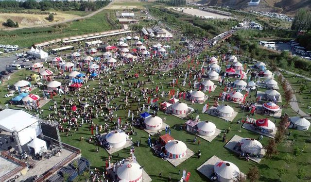 Kahramanmaraş'ın kültürel zenginlikleri Ahlat'ta dünyaya tanıtıldı
