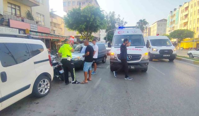 Kırmızı ışık ihlali kazayla bitti, motosiklet sürücüsü yaralandı