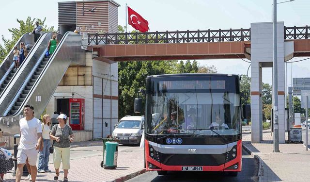 Toplu taşıma araçlarının durakta bekleyen yolcuyu almadan geçme hakkı yok