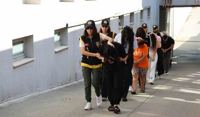 Adana merkezli fuhuş operasyonu: 17 tutuklama