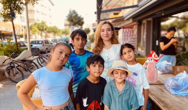 Kanseri 3 kez yendi, kendini çocuklara adadı