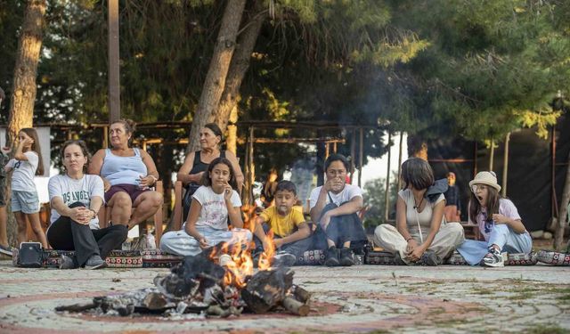 Mersin'de anne ve çocuklar doğayla iç içe kamp yaptı