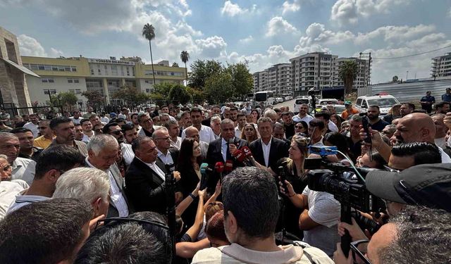 Yüreğir Belediyesi önünde başkan vekilliği kararına tepki