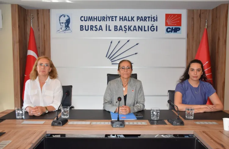 CHP Bursa İl Kadın Kolları'ndan kadın cinayetlerine tepki