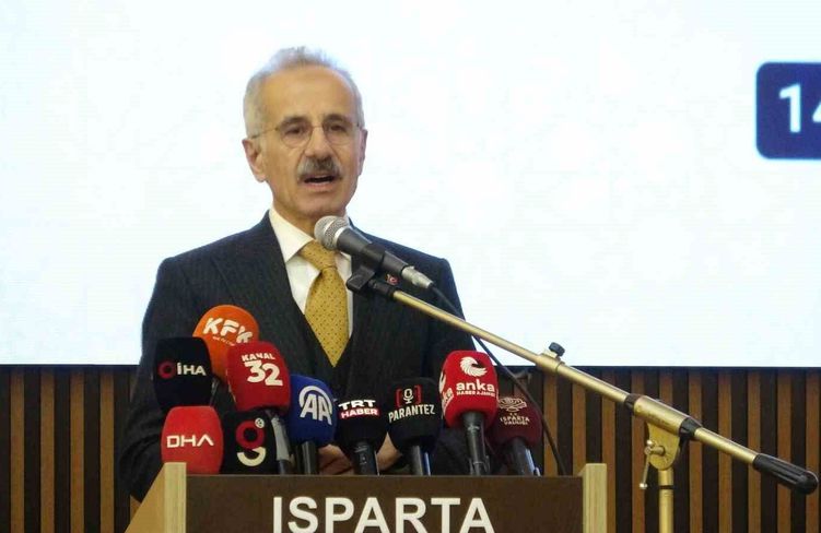 Bakan Uraloğlu: 'Hürmüz Boğazı'nda Türk bayraklı gemiler için ISPS Güvenlik Seviyesi 3'e çıkardık, karayolu taşımacılarımıza güvenli güzergahlar sağladık'