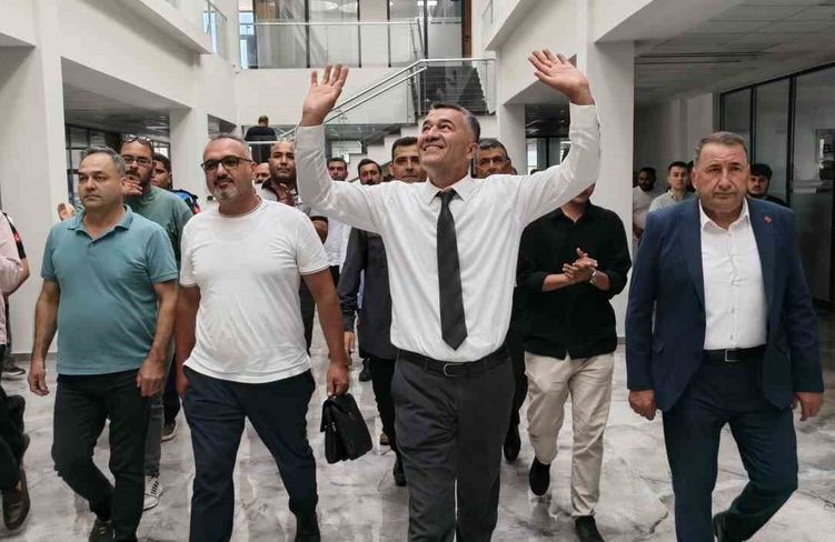 Silifke Belediye Başkan Vekili CHP'li Oğuzhan Kökten oldu