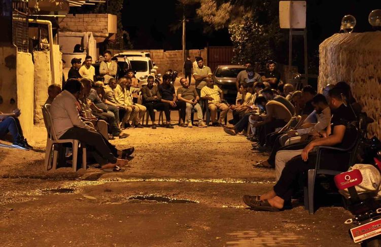 Batan gemide yolculuk yapan ağabey ve kardeşinden haber alınamıyor