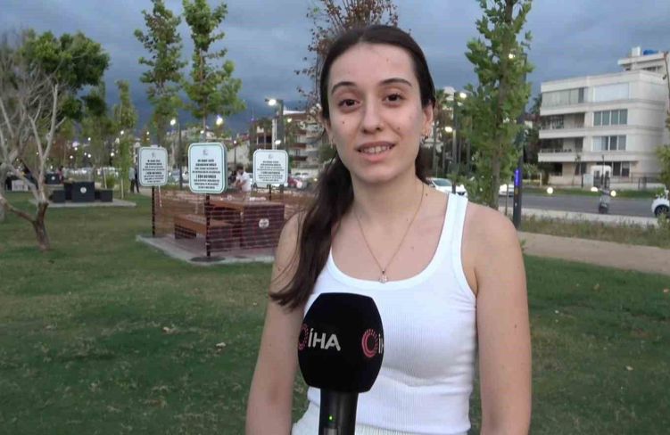 Pisliğin sergilendiği dikkat çeken 'sanat eseri' vatandaşlardan tam not aldı