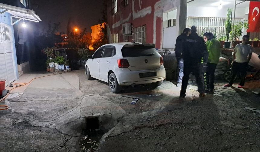 Polisin ‘dur’ ihtarına uymayan sürücü söktüğü plakaları yanına alamadan kaçtı