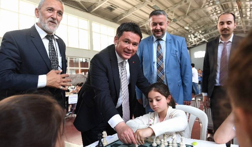 Satranç turnuvasında ilk hamle Başkan Aydın’dan  