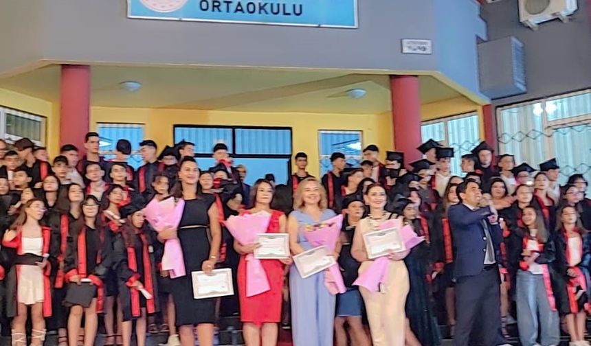 Alanya Hidayet Görgün'den muhteşem mezuniyet töreni
