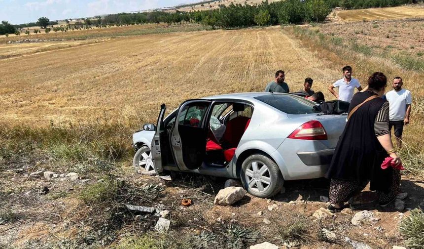 Burdur’da yoldan çıkan otomobil araziye savruldu: 8 yaralı