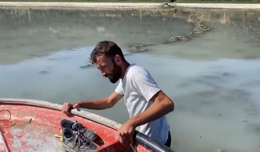 Eğirdir Gölü’ne motorlu kayıkla açılan 4 kişi gölün ortasında çamura saplandı