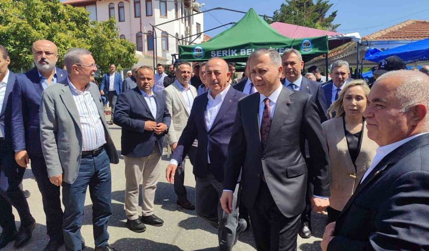 İçişleri Bakanı Ali Yerlikaya’dan Mevlüt Çavuşoğlu’na taziye ziyareti