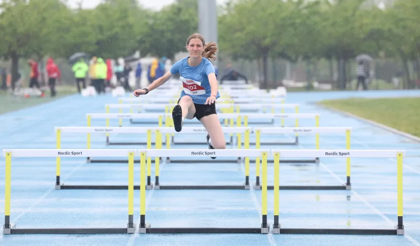İstanbul'da 19 Mayıs coşkusu atletizm pistine taştı