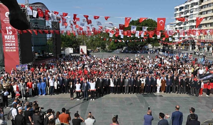 19 Mayıs Antalya’da coşkuyla kutlandı