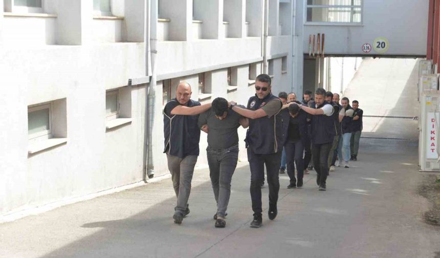 Adana’da DEAŞ’ın uyuyan hücresindeki 5 şüpheli tutuklandı, 1’i sınır dışı edildi