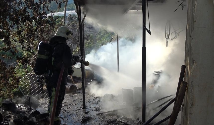 Alanya’da anız yangının sıçradığı daire küle döndü