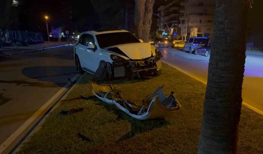 Alkollü sürücü ortalığı savaş alanına çevirdi, kazayı yaralanmadan atlattı