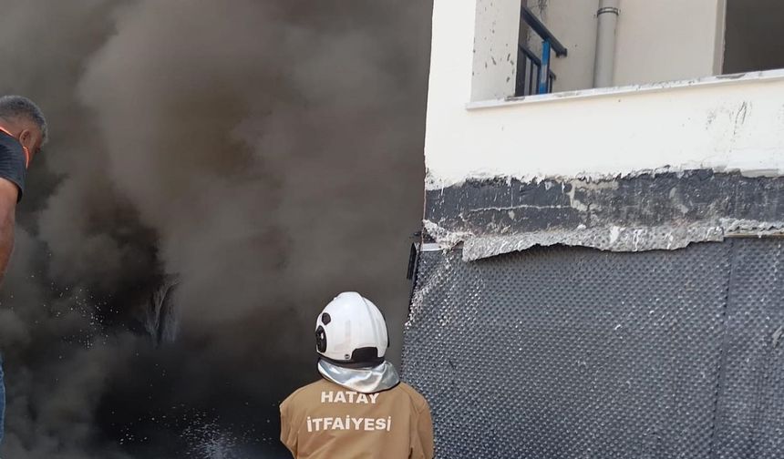 Antakya’da inşaat alanında yangın