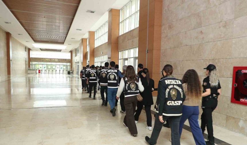 Antalya’da "çarşaf" operasyonu: 42 milyon TL’lik mal varlığına el konuldu
