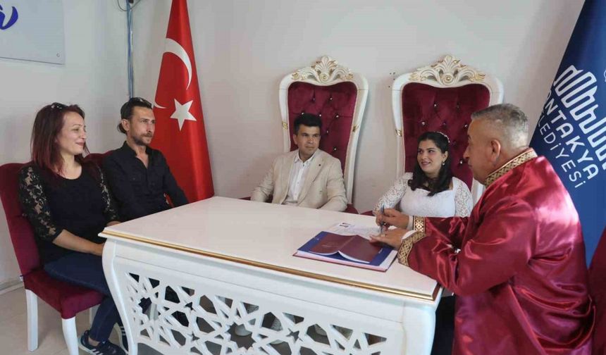 Aylar öncesinden ’05.05.2025’ tarihini seçen çiftler nikah dairesinde yoğunluk oluşturdu